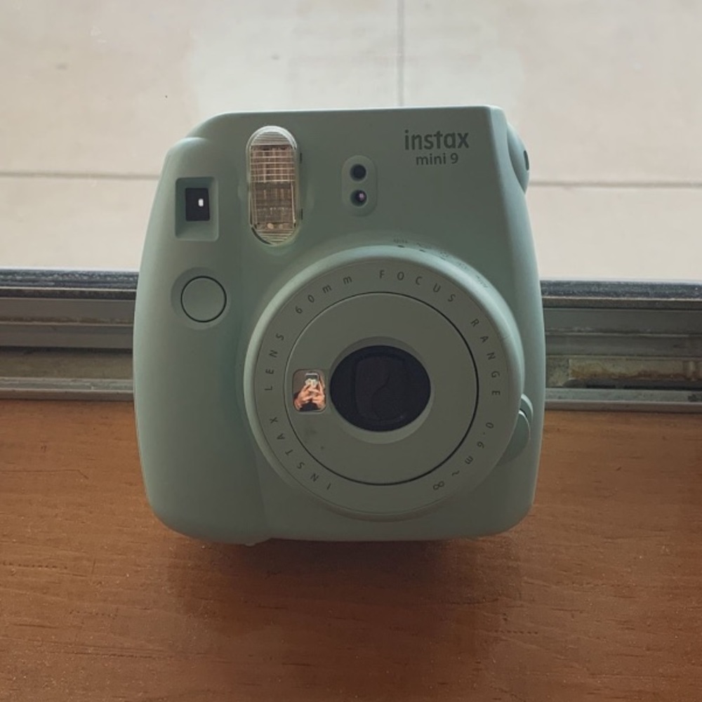 Instax 9 camera